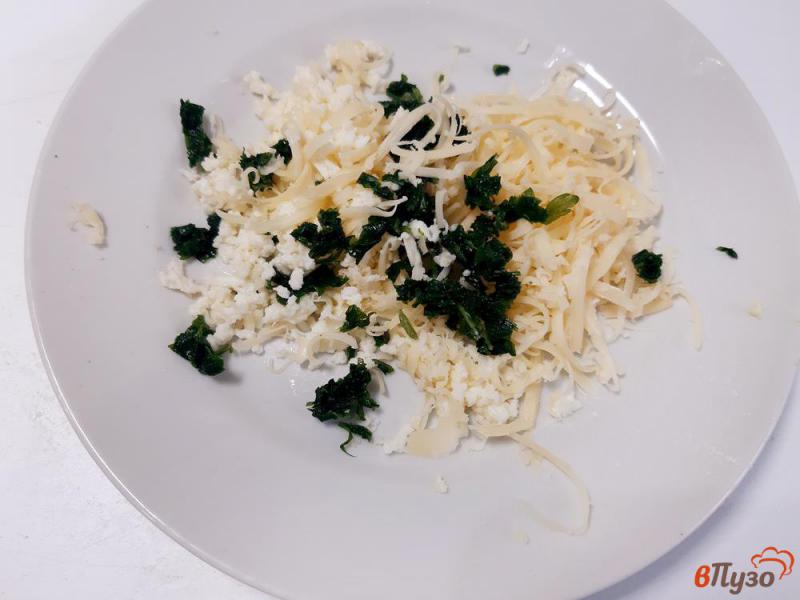 Фото приготовление рецепта: Хачапури с сыром и зеленью шаг №7