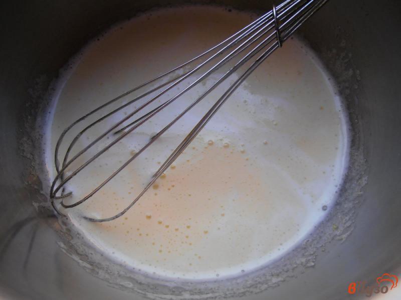 Фото приготовление рецепта: Печенье на молоке шаг №2