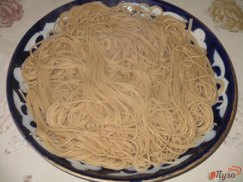 Фото приготовление рецепта: Курица с гречневыми спагетти шаг №4
