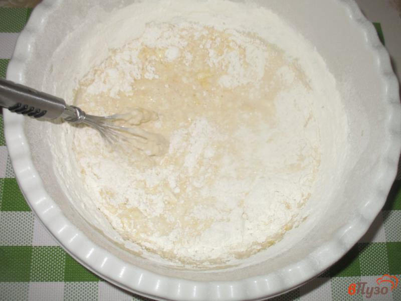 Фото приготовление рецепта: Пирожки на дрожжевом тесте с капустой в духовке шаг №5