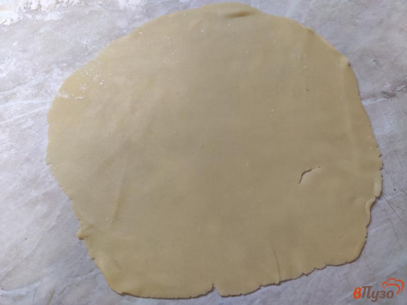 Фото приготовление рецепта: Песочный торт с грецкими орехами шаг №6