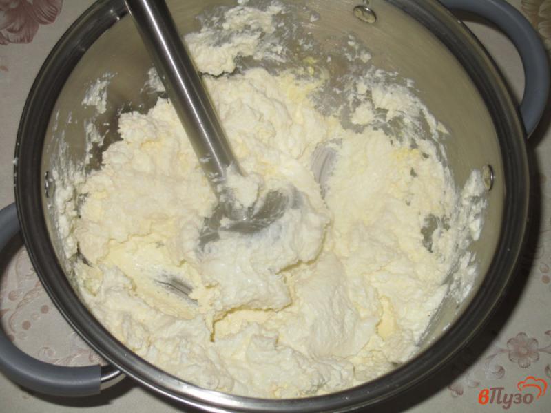 Фото приготовление рецепта: Плавленный сыр с ветчиной на завтрак шаг №2