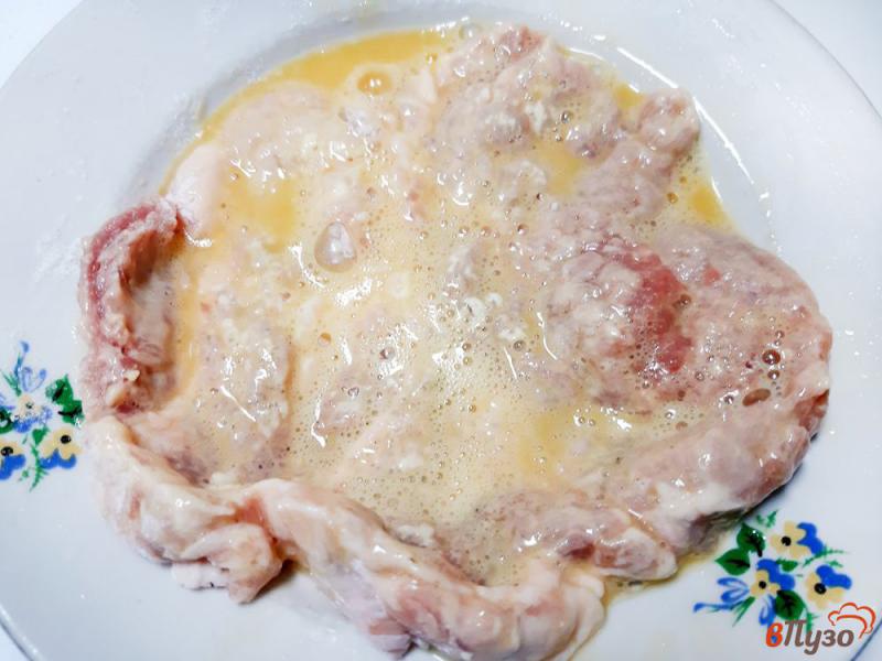 Фото приготовление рецепта: Шницель из свинины в панировке шаг №6