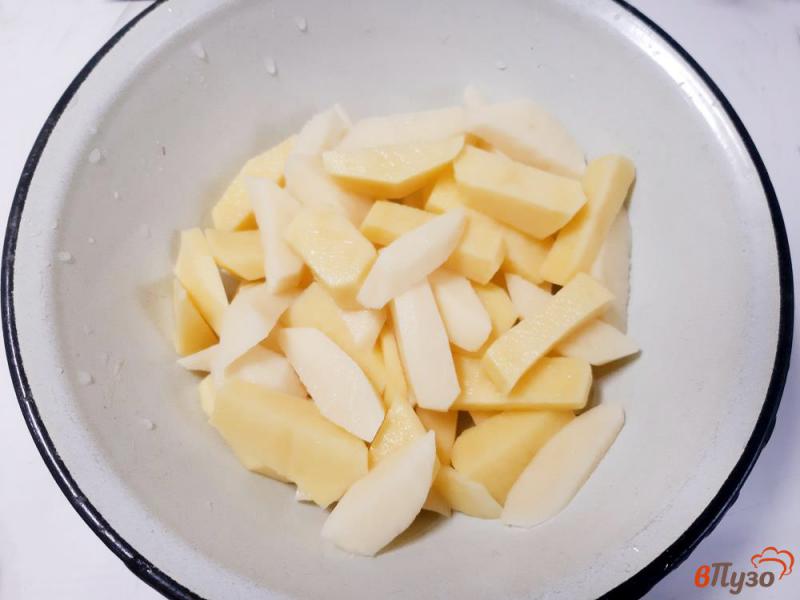 Фото приготовление рецепта: Куриные голени с картошкой в рукаве шаг №4