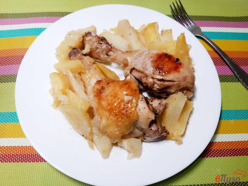 Фото приготовление рецепта: Куриные голени с картошкой в рукаве шаг №8