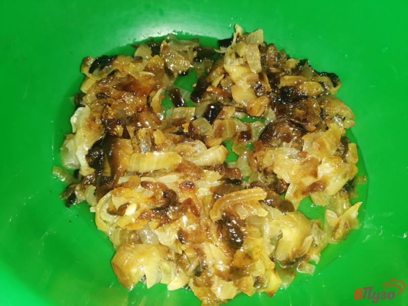 Фото приготовление рецепта: Запеканка из картофельного пюре с шампиньонами шаг №2