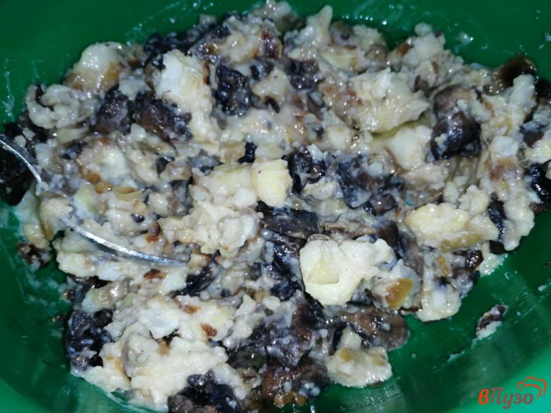 Фото приготовление рецепта: Запеканка из картофельного пюре с шампиньонами шаг №3