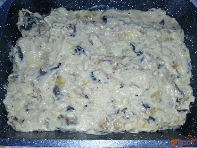 Фото приготовление рецепта: Запеканка из картофельного пюре с шампиньонами шаг №6