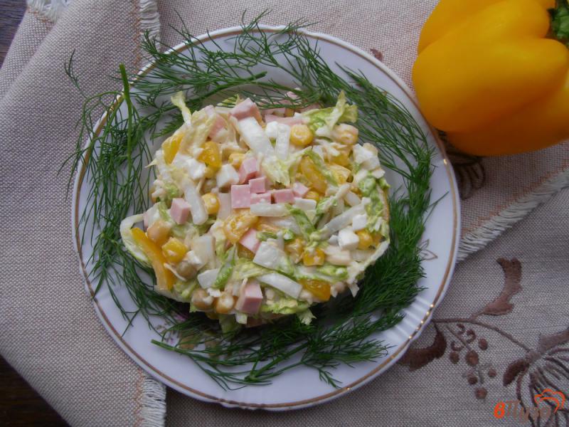 Фото приготовление рецепта: Салат праздничный с маслинами шаг №12