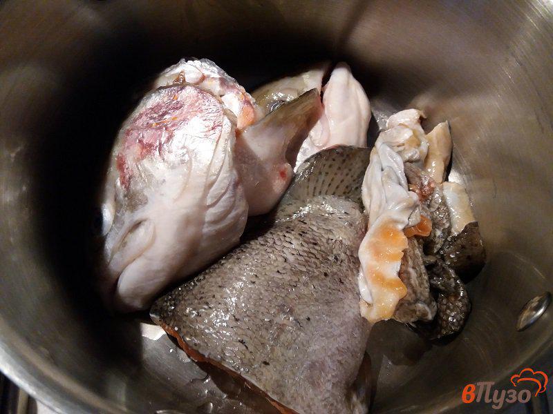 Фото приготовление рецепта: Рыбная солянка из форели шаг №1