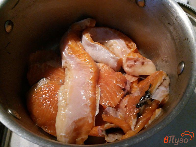 Фото приготовление рецепта: Рыбная солянка из форели шаг №6