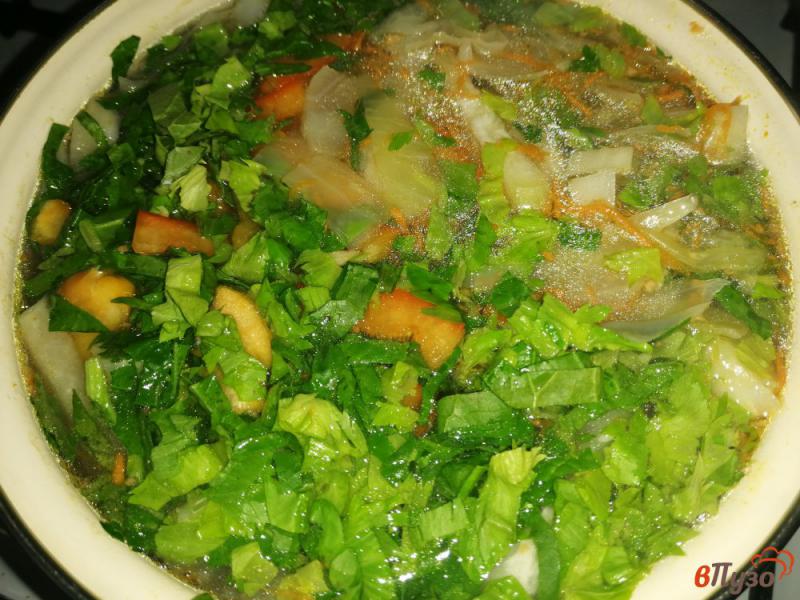 Фото приготовление рецепта: Капустный суп с кольраби, перцем и горчицей шаг №9