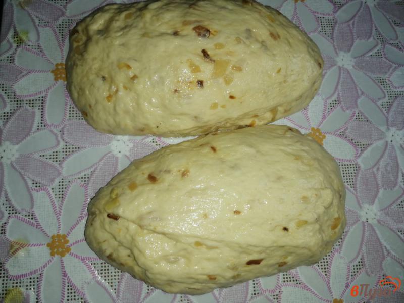 Фото приготовление рецепта: Белый хлеб с жареным луком шаг №11