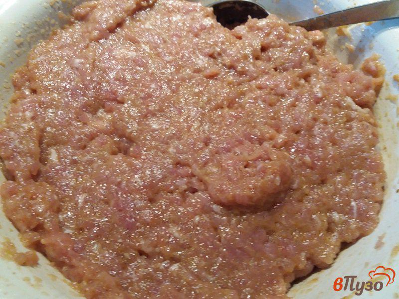 Фото приготовление рецепта: Чебуреки с мясом шаг №6