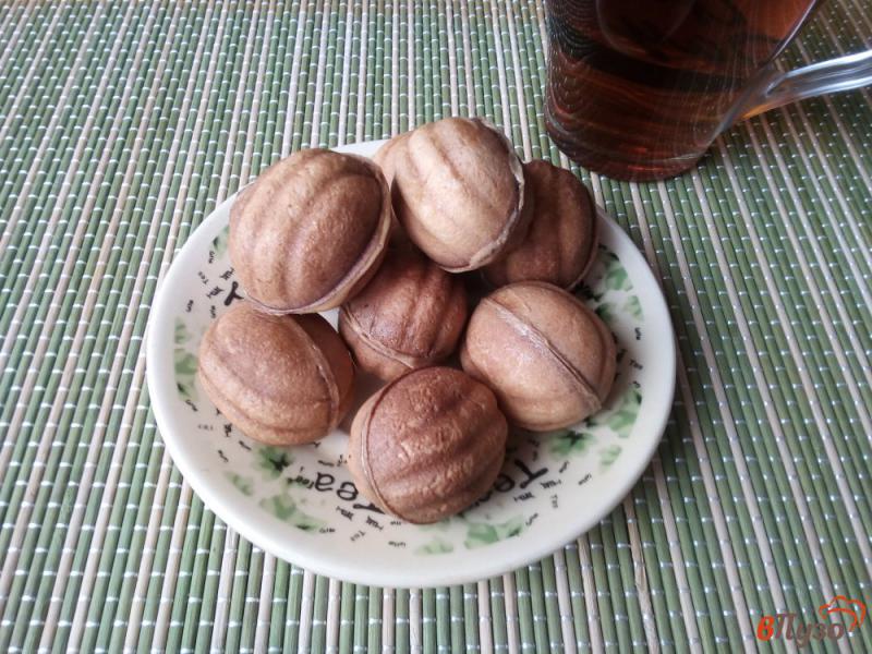 Фото приготовление рецепта: Орешки со сгущёнкой шаг №11