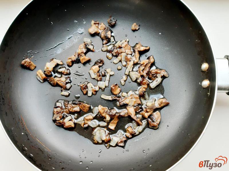 Фото приготовление рецепта: Зразы картофельные с грибами шаг №6
