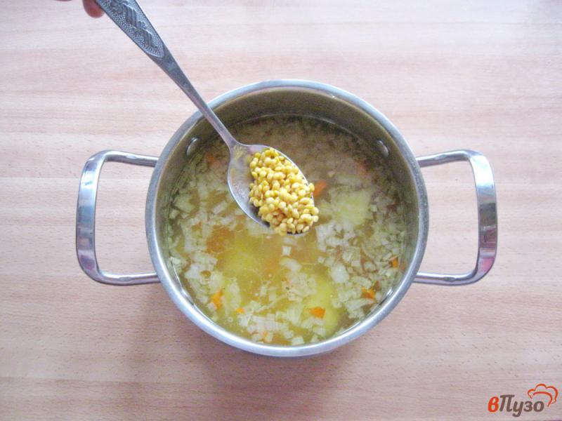 Фото приготовление рецепта: Суп с желтой чечевицей и сосисками шаг №5
