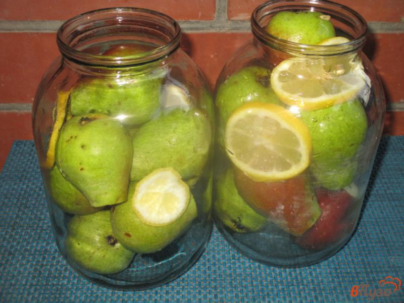 Фото приготовление рецепта: Груши консервированные в сиропе с лимоном шаг №2