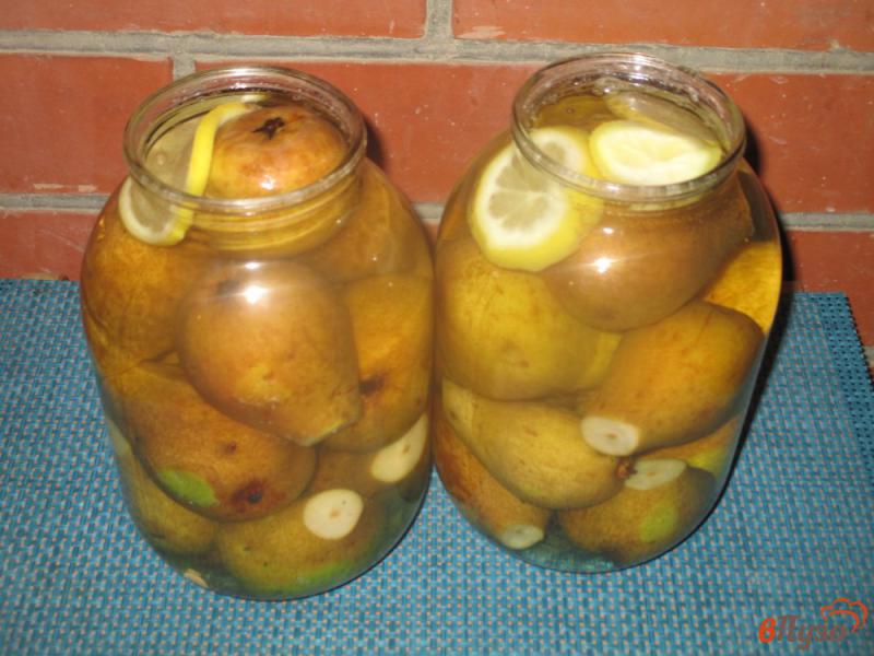 Фото приготовление рецепта: Груши консервированные в сиропе с лимоном шаг №3