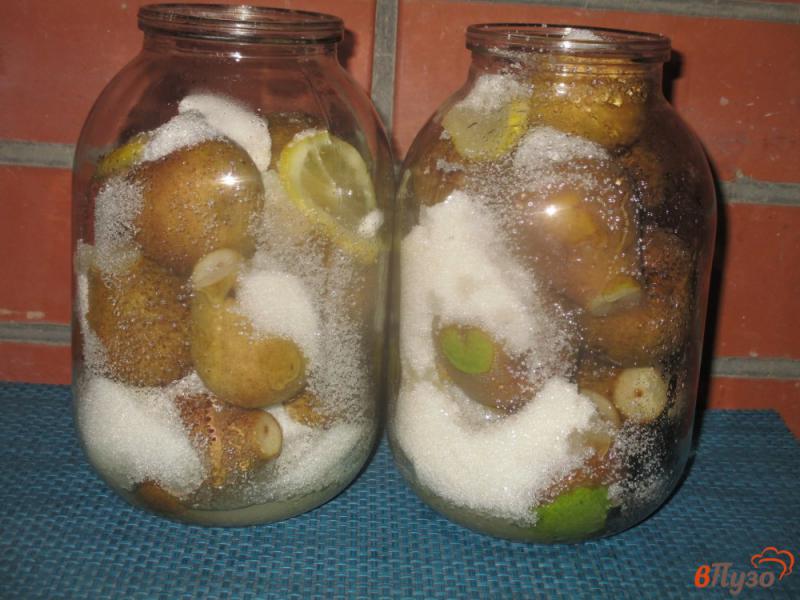 Фото приготовление рецепта: Груши консервированные в сиропе с лимоном шаг №5