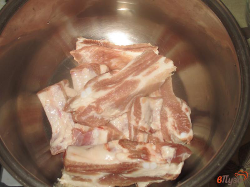 Фото приготовление рецепта: Жаркое из свиных ребер с картофелем шаг №1