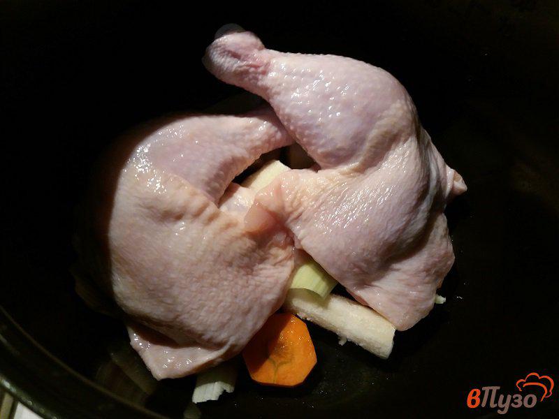 Фото приготовление рецепта: Куриный бульон по-американски шаг №2