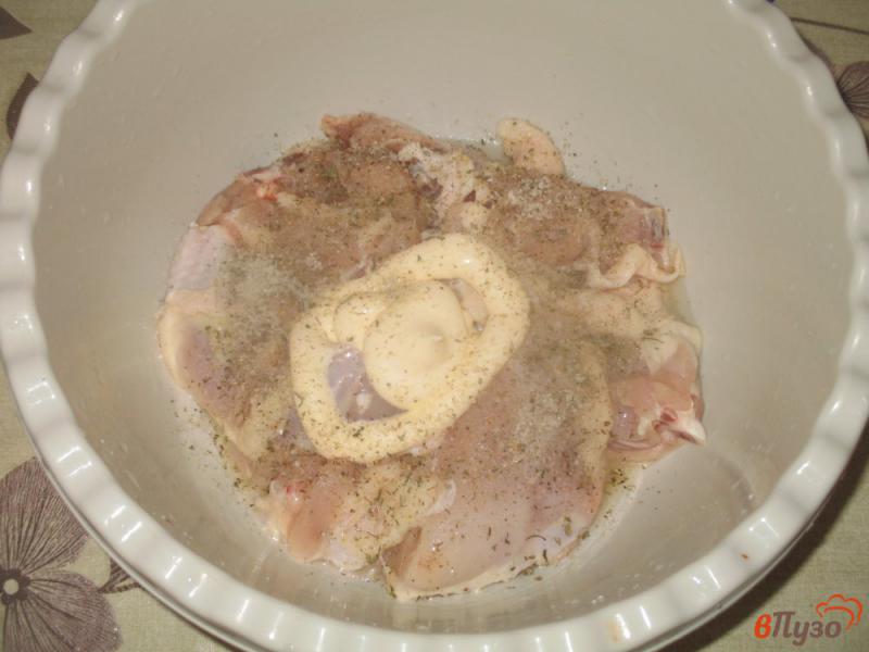 Фото приготовление рецепта: Курица жареная на сковороде в панировке шаг №2