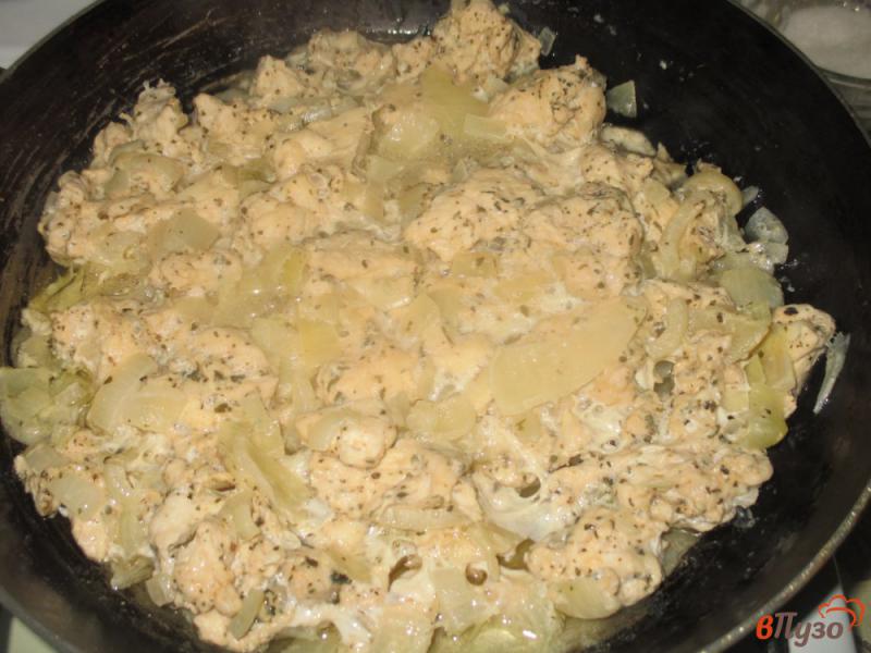 Фото приготовление рецепта: Куриная грудка в маринаде на сковороде шаг №6