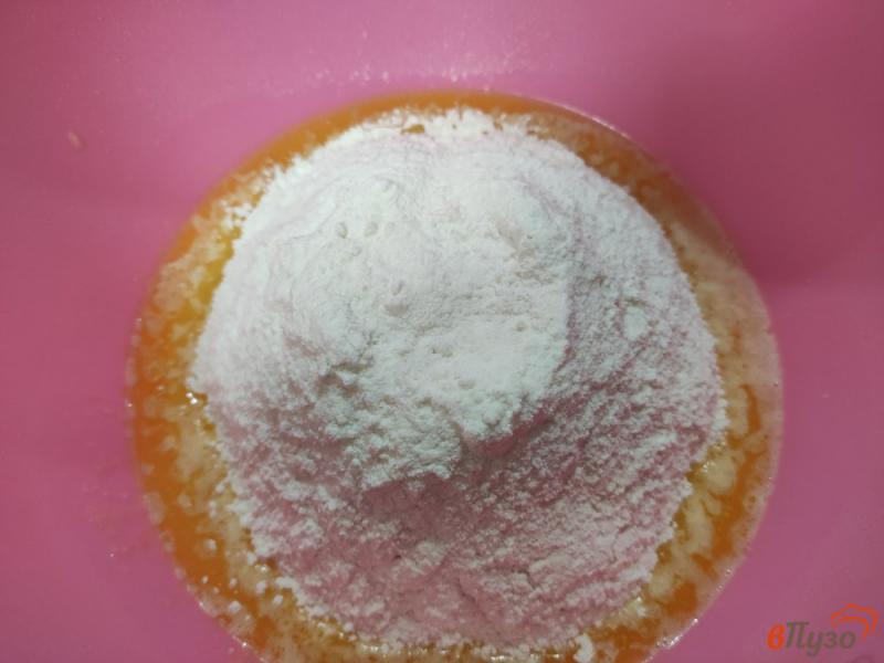 Фото приготовление рецепта: Песочное печенье с кокосовой стружкой шаг №5