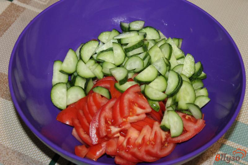 Фото приготовление рецепта: Фреш салат с вялеными томатами шаг №2