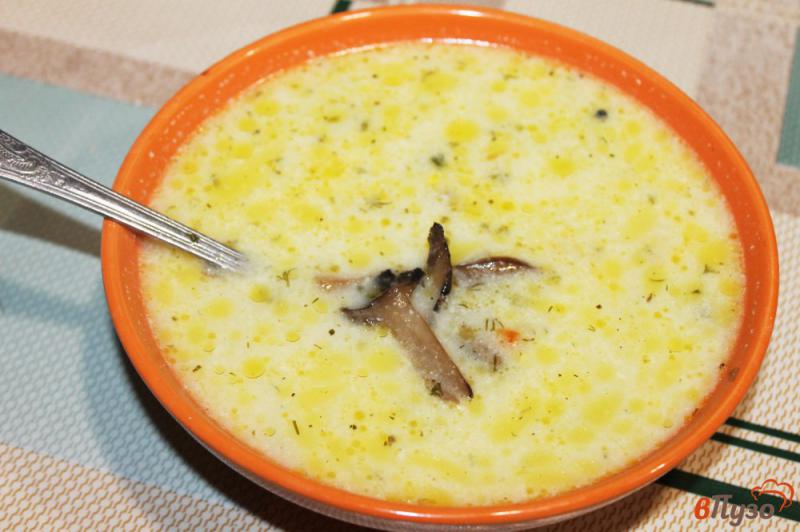 Фото приготовление рецепта: Сливочный суп с зеленушками шаг №6