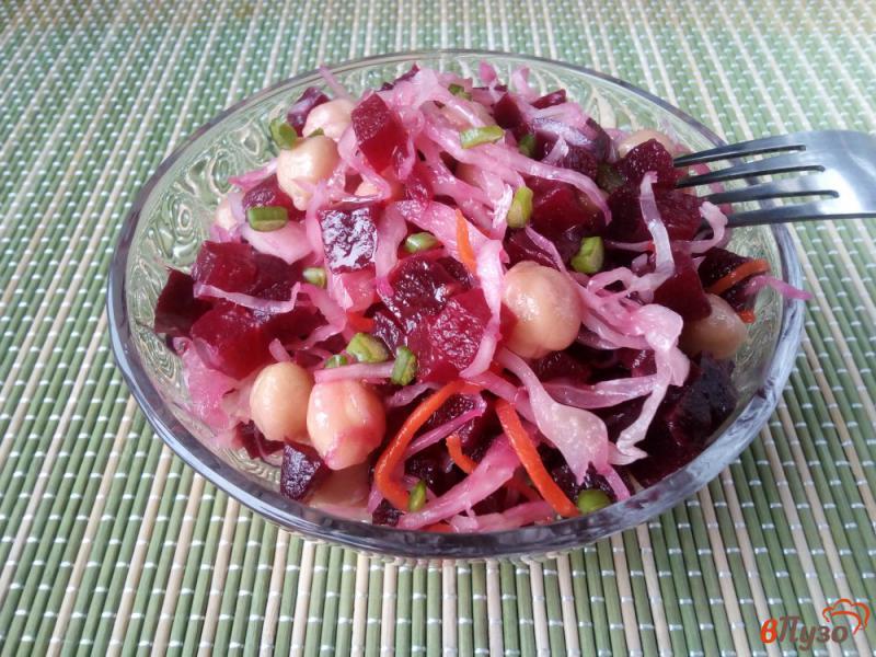Фото приготовление рецепта: Салат со свеклы с консервированным нутом шаг №5