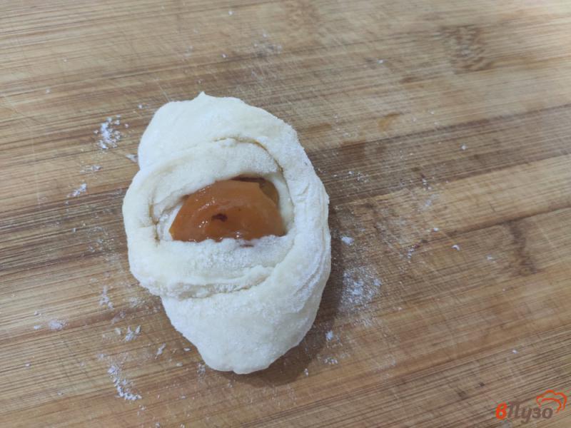 Фото приготовление рецепта: Пирожки с абрикосами шаг №7