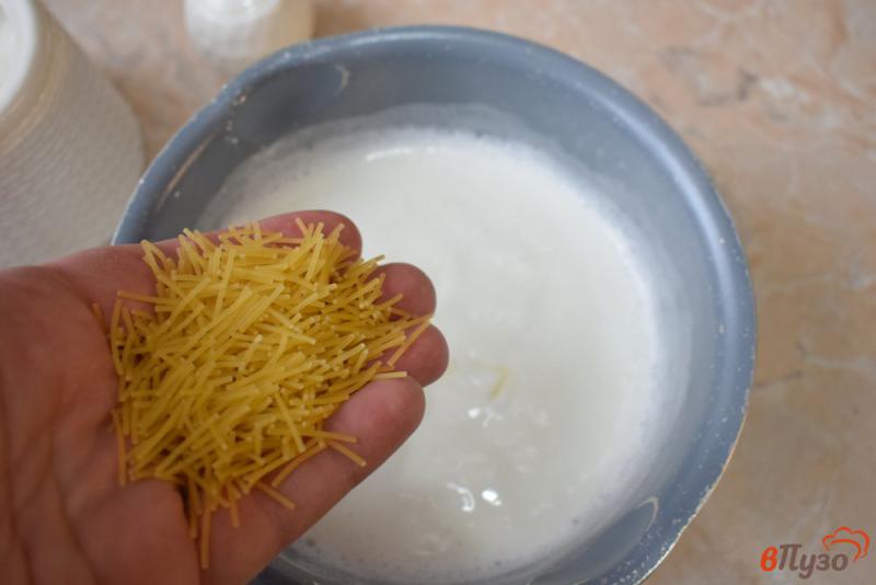 Фото приготовление рецепта: Детский молочный суп с вермишелью шаг №3