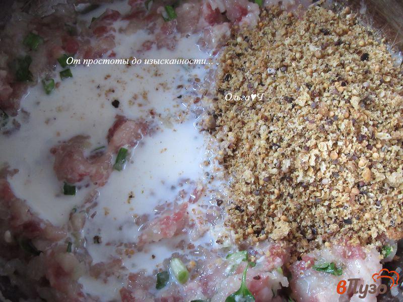 Фото приготовление рецепта: Котлеты курино-говяжьи с панировочной смесью шаг №2