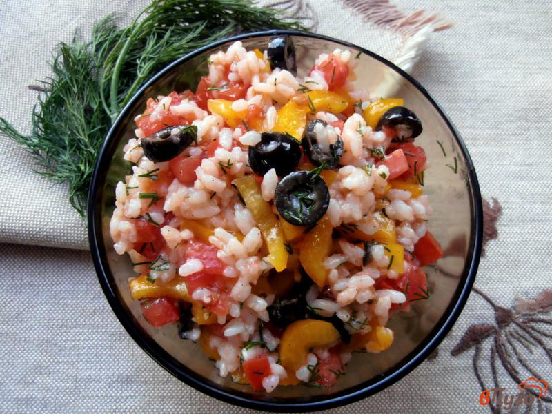 Фото приготовление рецепта: Овощной салат с рисом шаг №7
