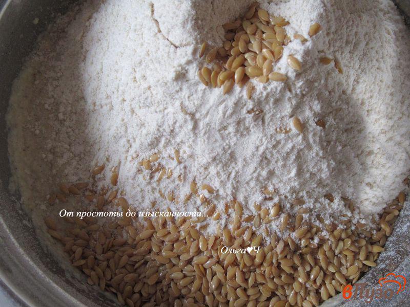 Фото приготовление рецепта: Цельнозерновые крекеры с семенами льна шаг №2