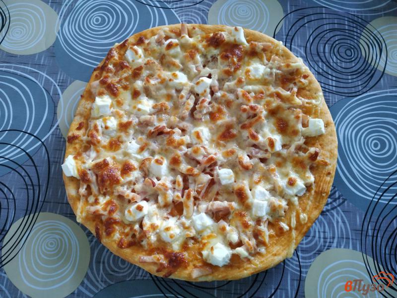 Фото приготовление рецепта: Пицца с ветчиной и сыром фета шаг №12