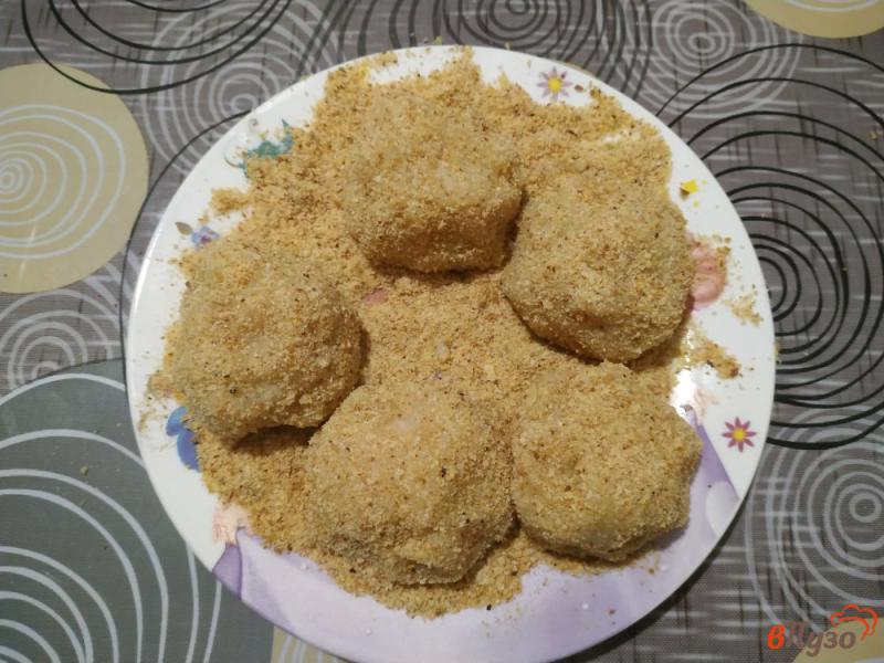 Фото приготовление рецепта: Тефтели куриные в томате шаг №4