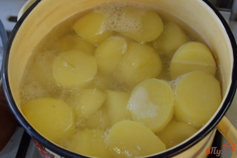 Фото приготовление рецепта: Картофельное пюре на сливочном масле шаг №1