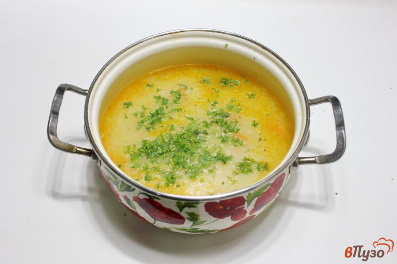 Фото приготовление рецепта: Суп с овсяными хлопьями и сосисками шаг №5