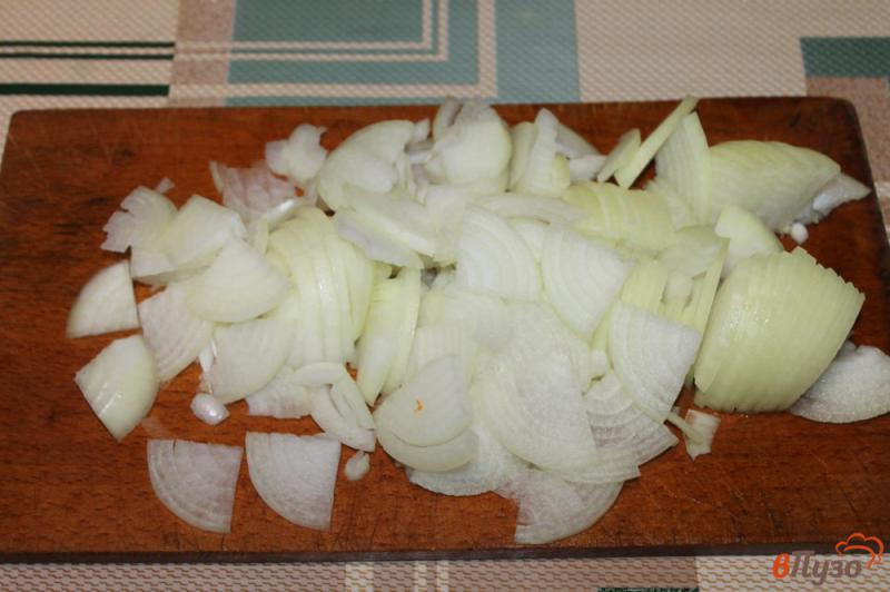 Фото приготовление рецепта: Жульен с зеленушками, куриным филе и сыром шаг №2