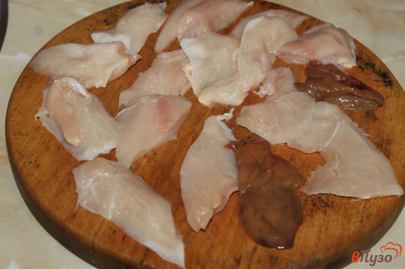 Фото приготовление рецепта: Отбивные из куриного филе в сырном кляре с чесноком шаг №1