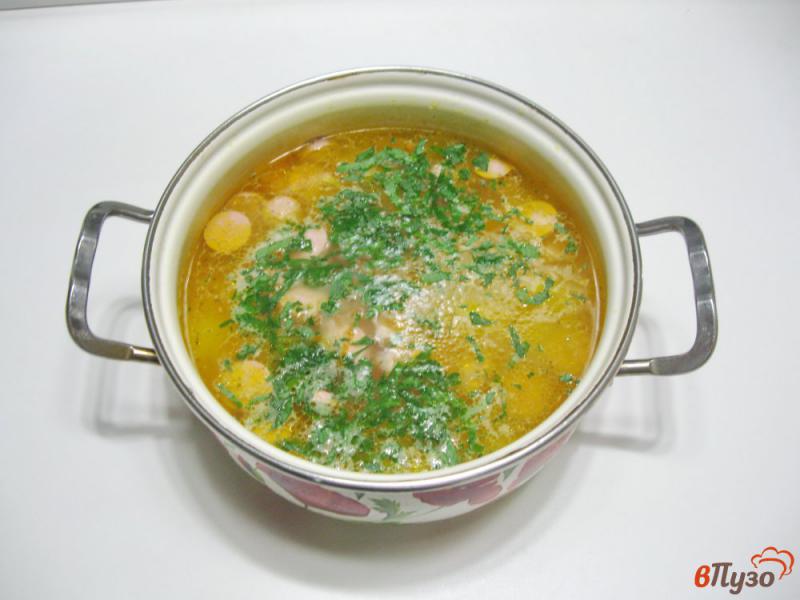 Фото приготовление рецепта: Суп с красной чечевицей и сосисками шаг №5