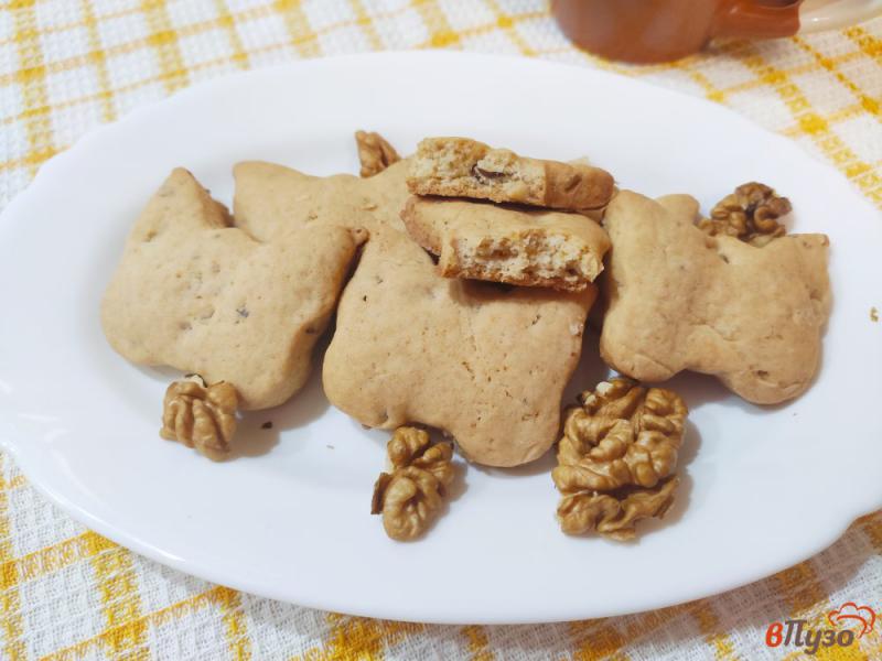 Фото приготовление рецепта: Песочное печенье с орехами шаг №9