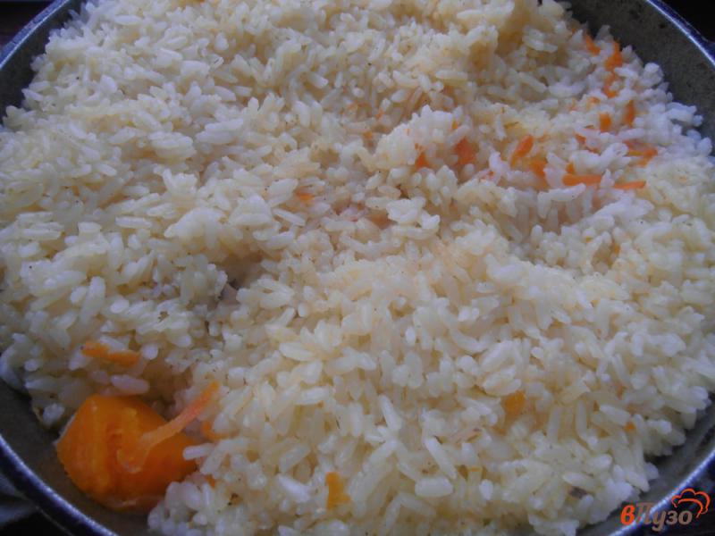 Фото приготовление рецепта: Рис с тыквой и курицей шаг №7