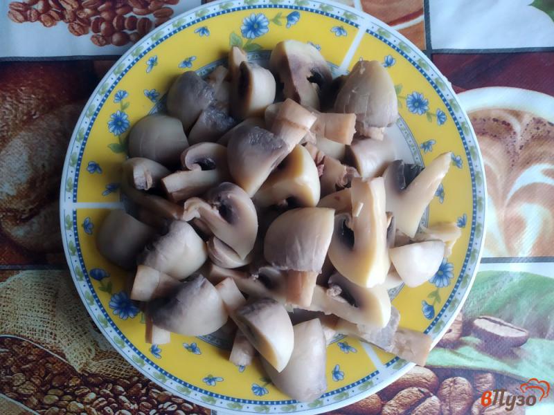 Фото приготовление рецепта: Салат с грибами шаг №3