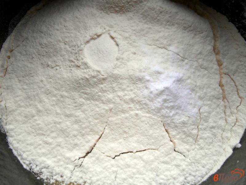 Фото приготовление рецепта: Песочное печенье с сахаром шаг №2