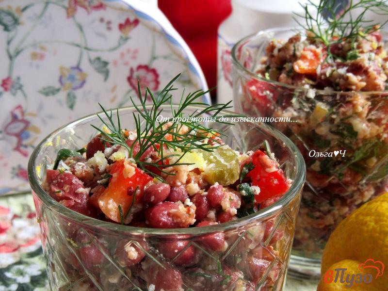 Фото приготовление рецепта: Салат из фасоли с орехами шаг №5