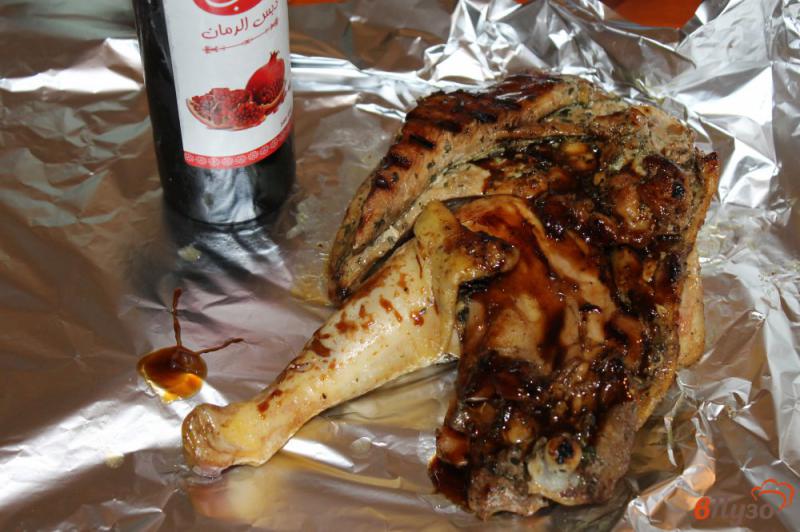 Фото приготовление рецепта: Курица запеченная в гранатовом соусе шаг №4